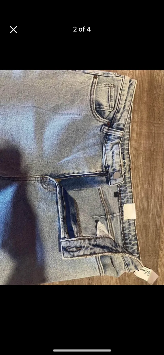 Women's Light Wash Wide Leg Jeans - Size 32 image indicator(2)