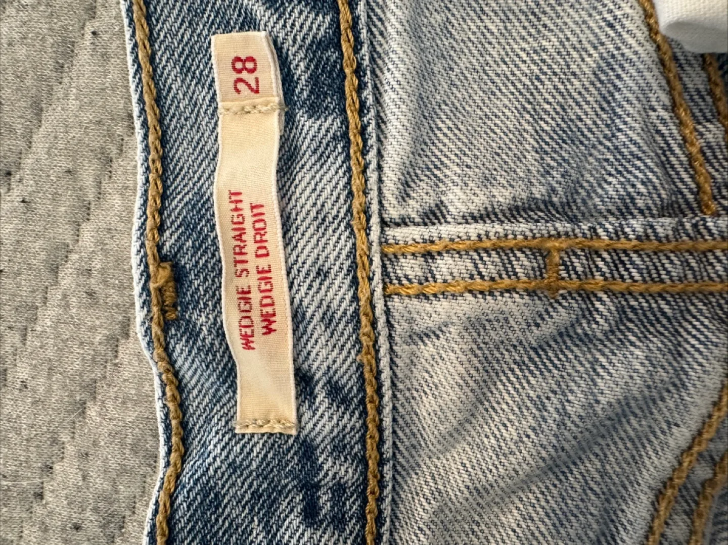 Levi's Wedgie Straight Fit Women's Jeans - Size 28 image indicator(9)