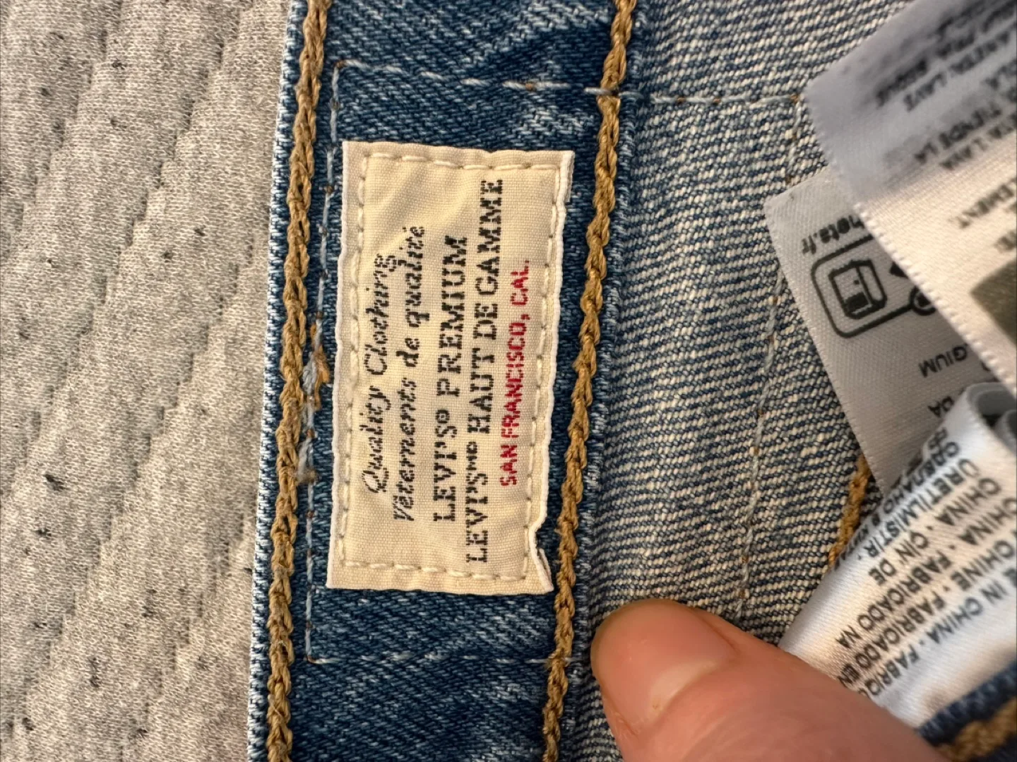 Levi's Premium Wedgie Straight Fit Women's Jeans - Size 28 image indicator(9)