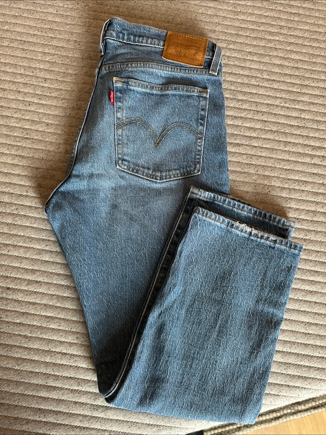 Levi's Premium Wedgie Straight Fit Women's Jeans - Size 28 image indicator(8)