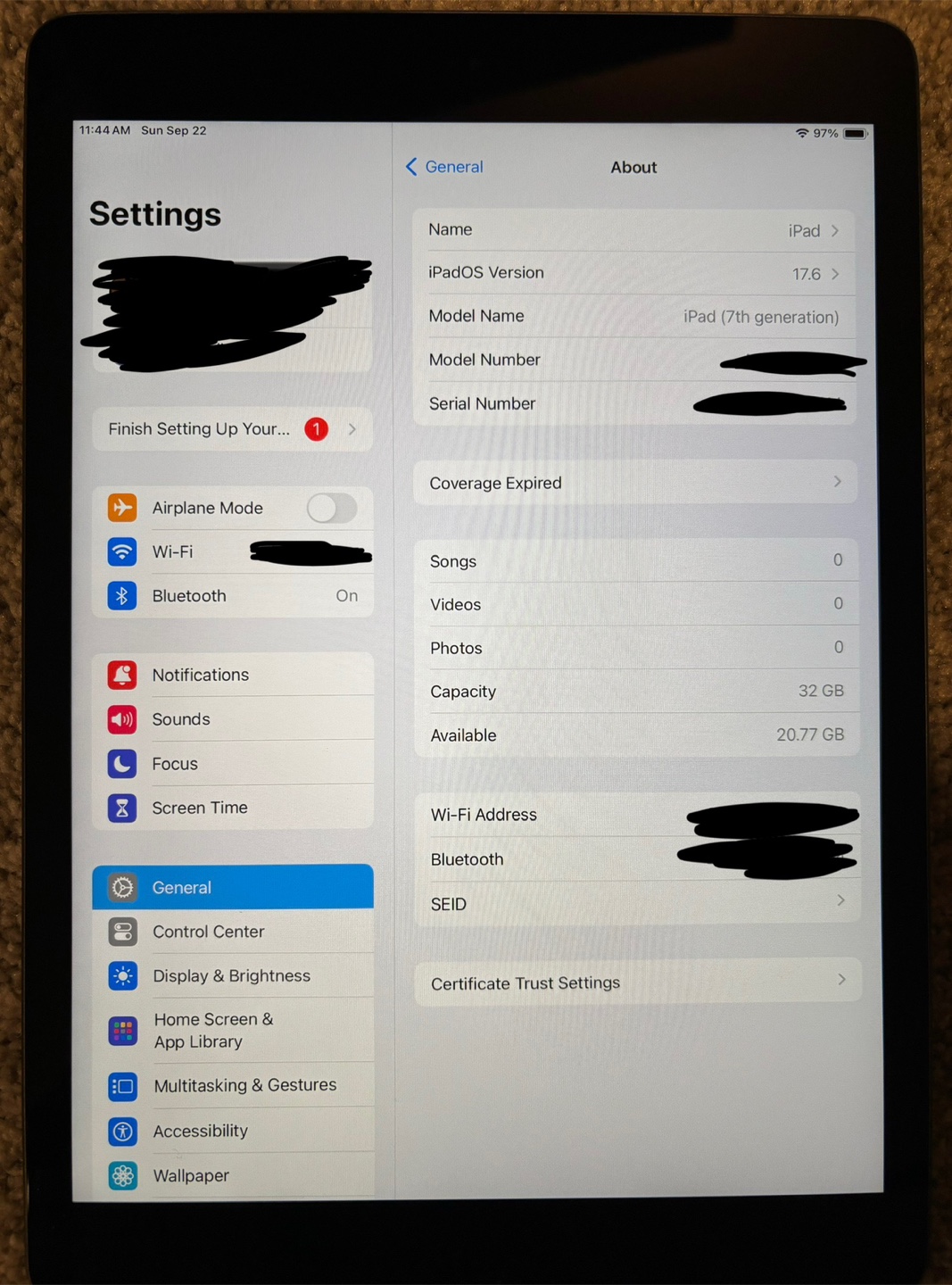 iPad 7th Generation 32GB - photo 3