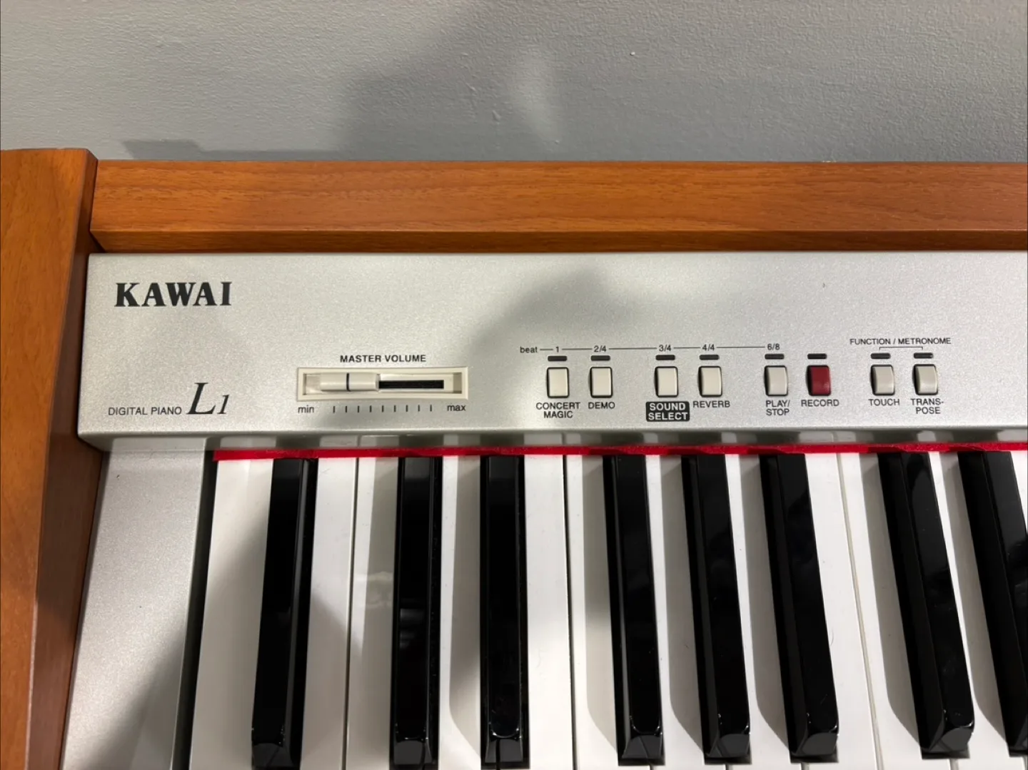 Kawai L1 Digital Piano with Bench and Cover image indicator(3)