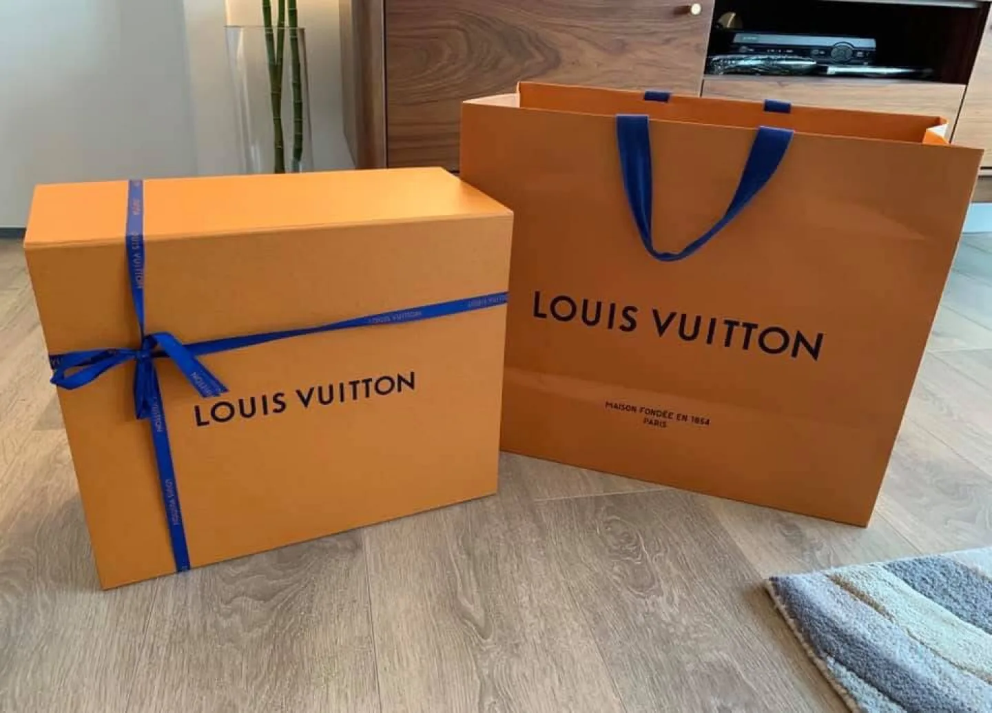 Louis Vuitton Black Empreinte Leather Handbag image indicator(3)