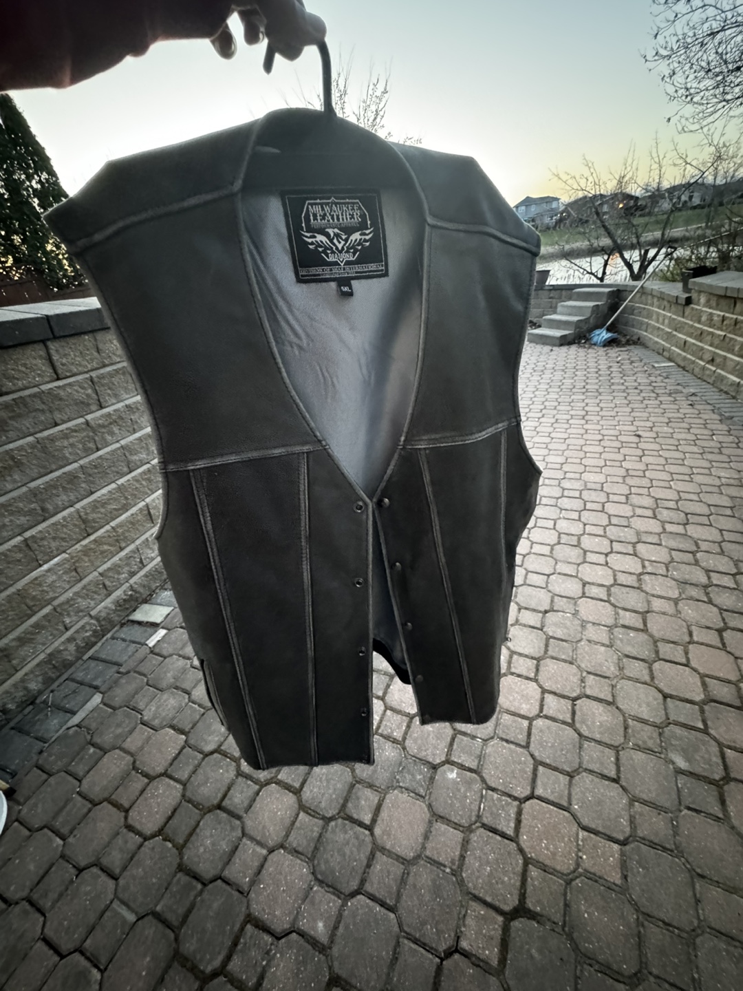 Men's Milwaukee Leather Vest - Size 3XL - photo 3