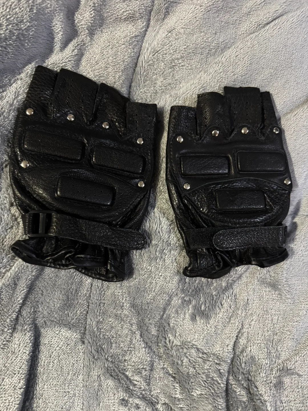 Pair of Black Leather Fingerless Gloves thumbnail