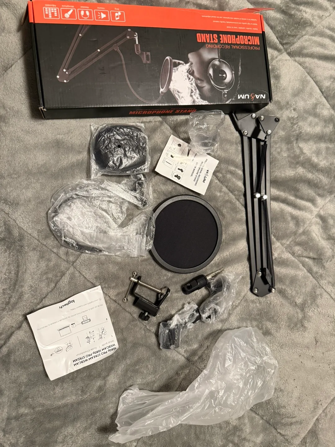 NA&UM Microphone Stand with Pop Filter - Moving Sale 💚 thumbnail
