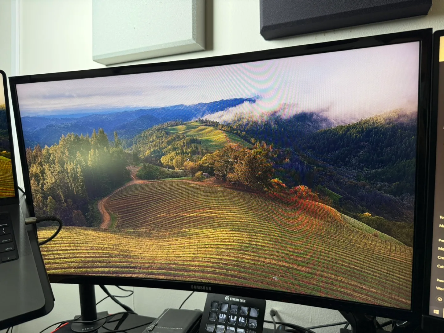 Samsung LC27F396FHNXZA 27-Inch 1800R Curved Monitor 4ms Freesync thumbnail