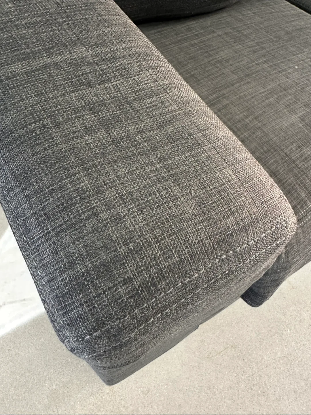 COMFY SECTIONAL COUCH - reversible- can deliver image indicator(3)