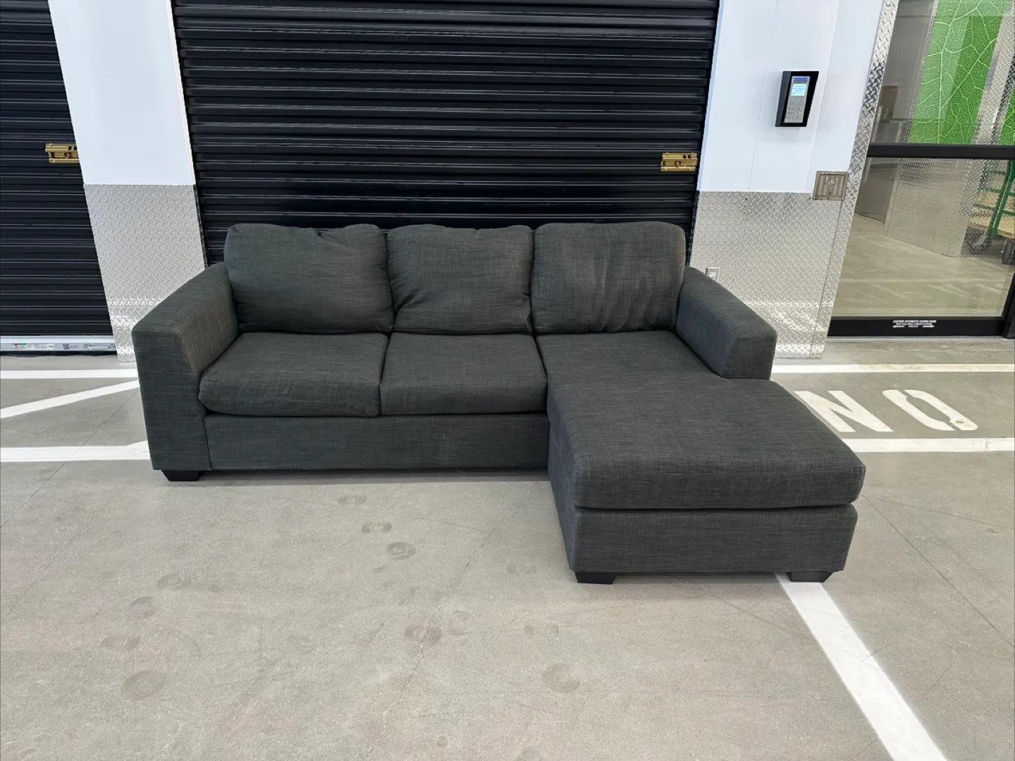 COMFY SECTIONAL COUCH - reversible- can deliver image indicator(7)
