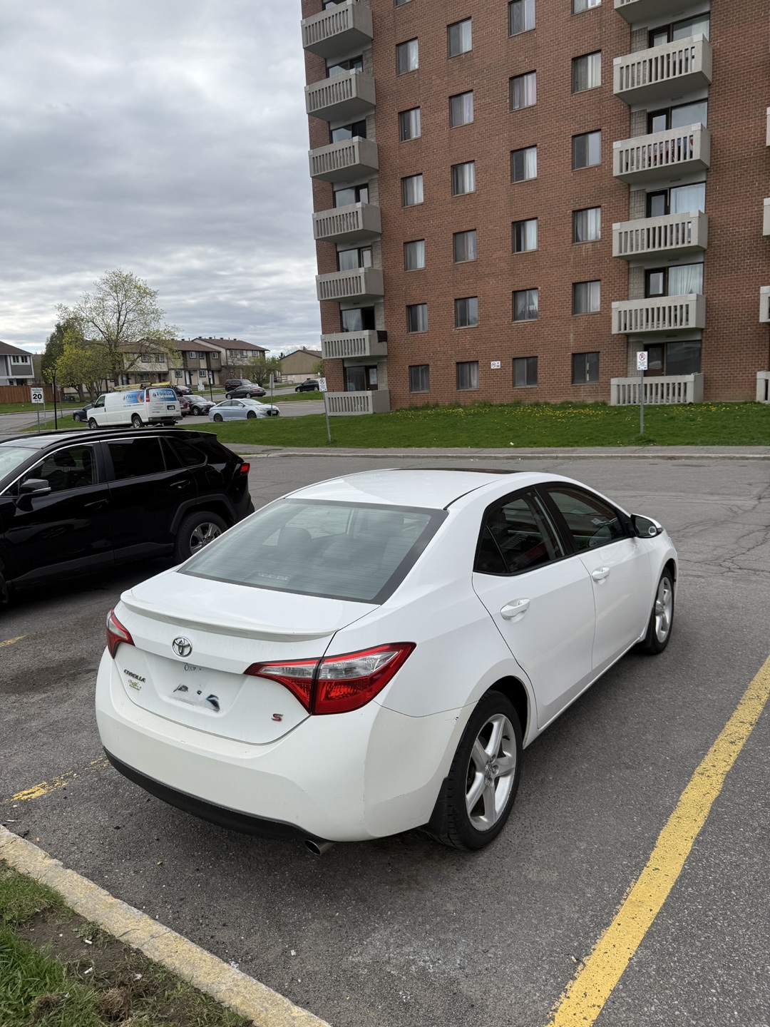 2015 Toyota Corolla - White - photo 3