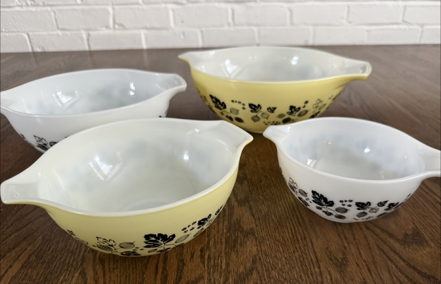 Vintage Pyrex Gooseberry Mixing Bowls, Set of 4 - photo 4