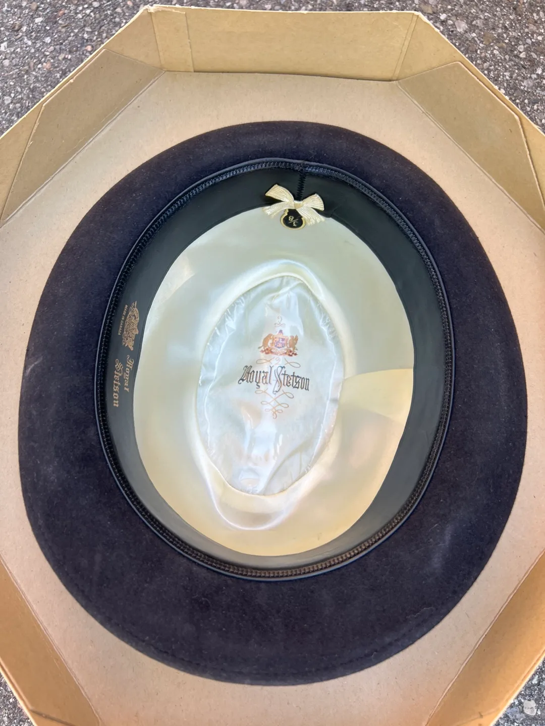 Vintage Stetson Royal Fedora Hat - Size 7 1/4 image indicator(3)