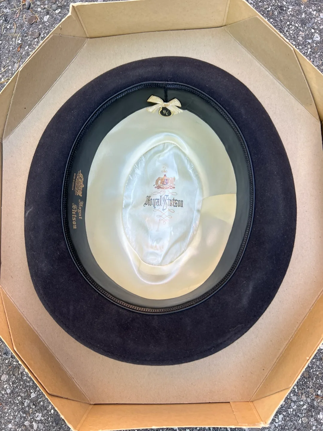 Vintage Stetson Royal Fedora Hat - Size 7 1/4 image indicator(2)