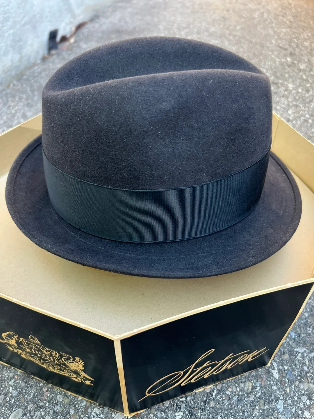 Vintage Stetson Royal Fedora Hat - Size 7 1/4 image indicator(4)