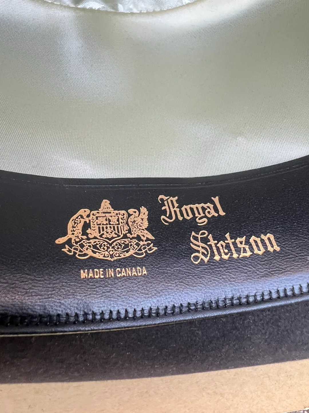 Vintage Stetson Royal Fedora Hat - Size 7 1/4 image indicator(8)