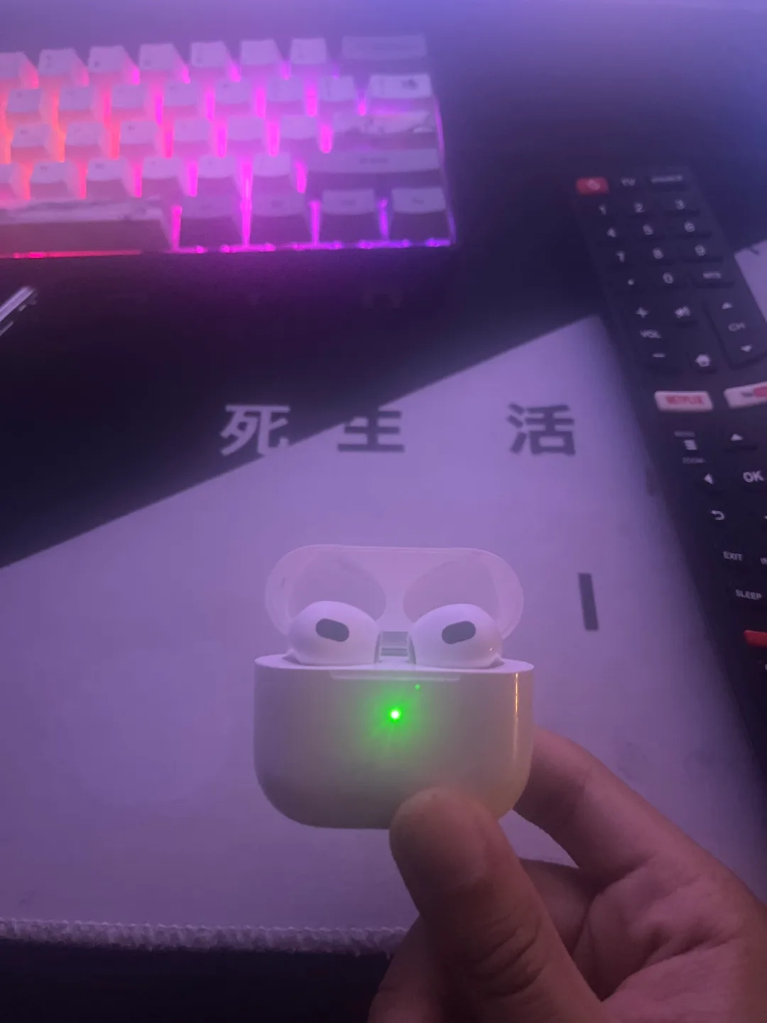 Airpod 3rd Generation with charging case thumbnail