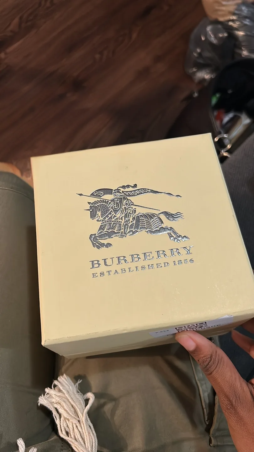 Burberry Men’s Watch image indicator(2)