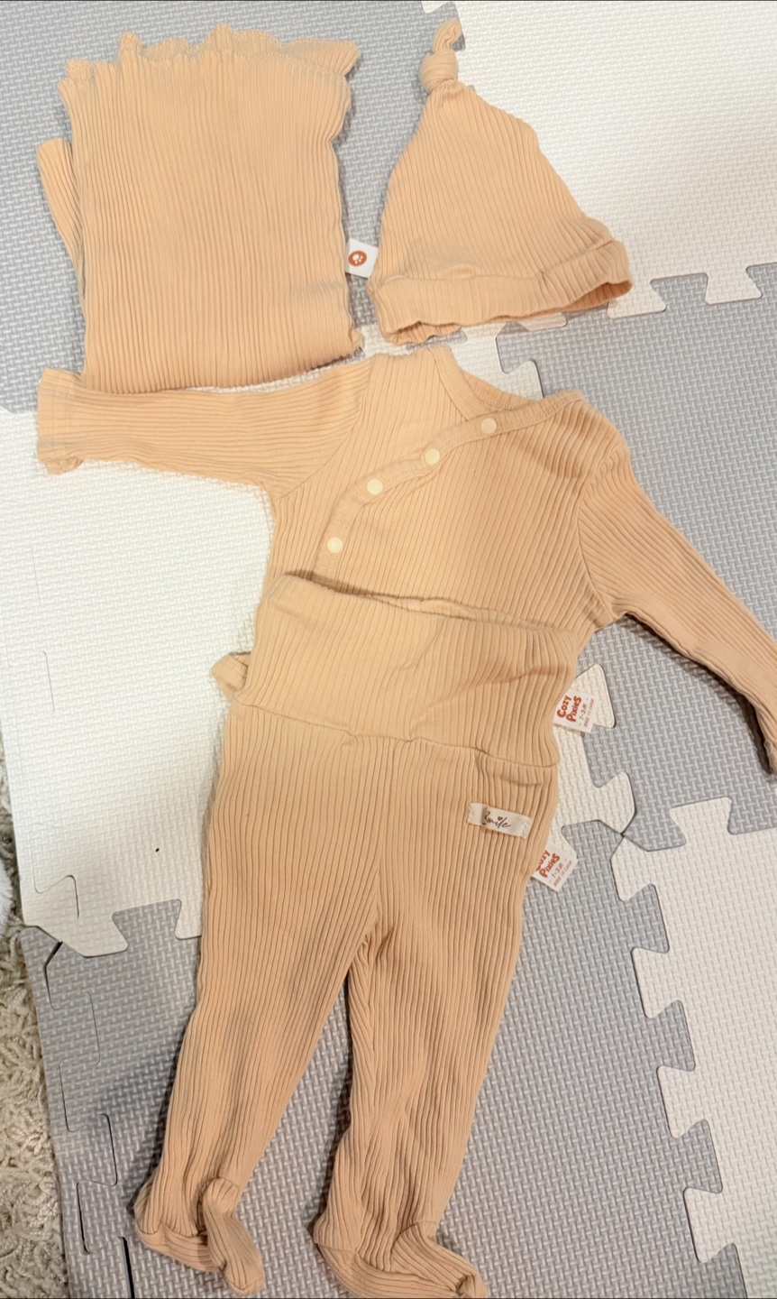 Newborn baby boy clothes  FREE newborn diapers - photo 3