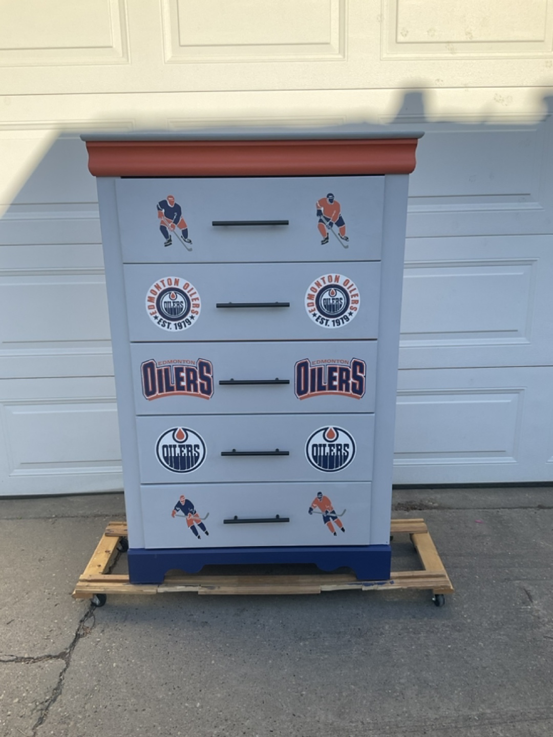 Edmonton Oilers Decorated Chest of Drawers - photo 2