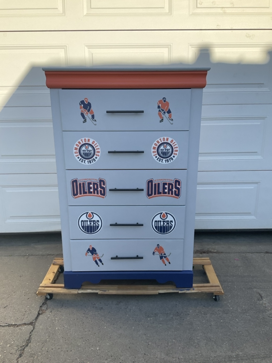Edmonton Oilers Decorated Chest of Drawers