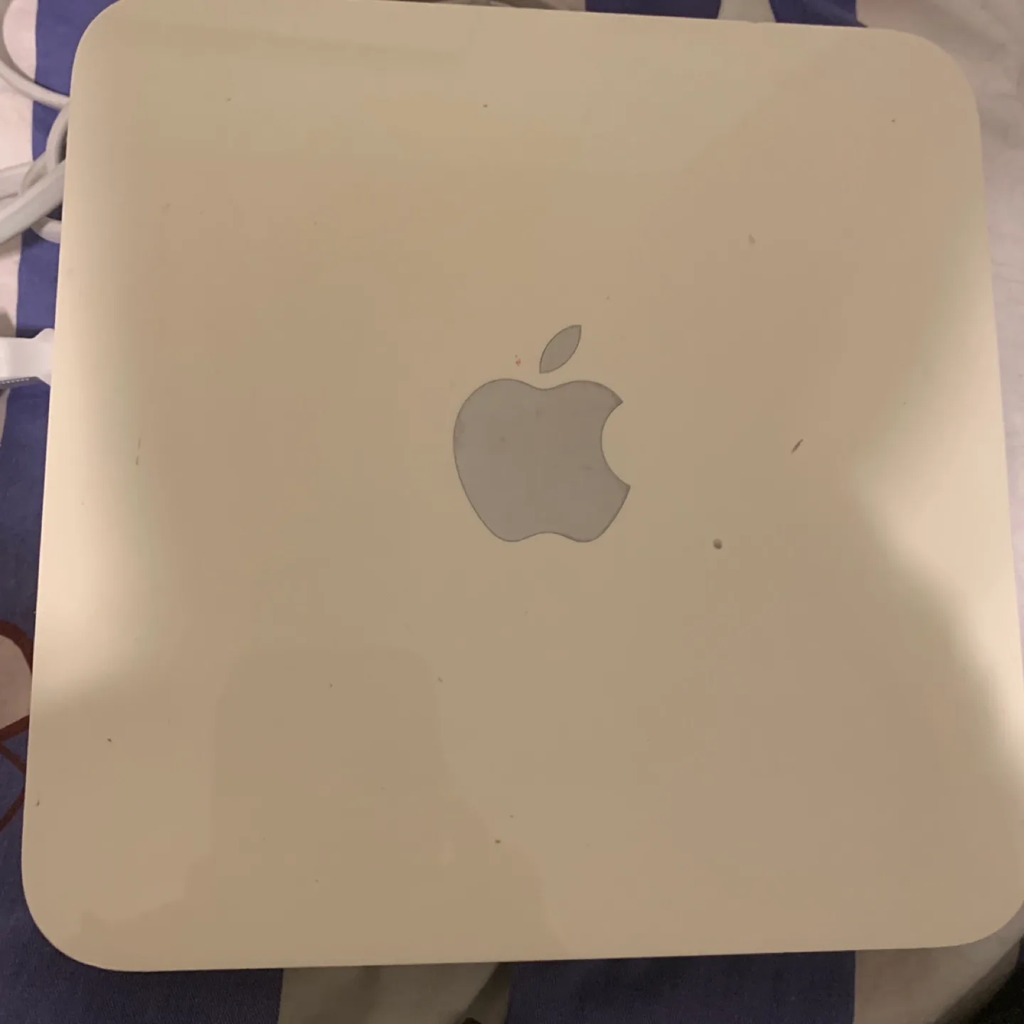 Apple AirPort Express + 500GB capsule 🏒 thumbnail