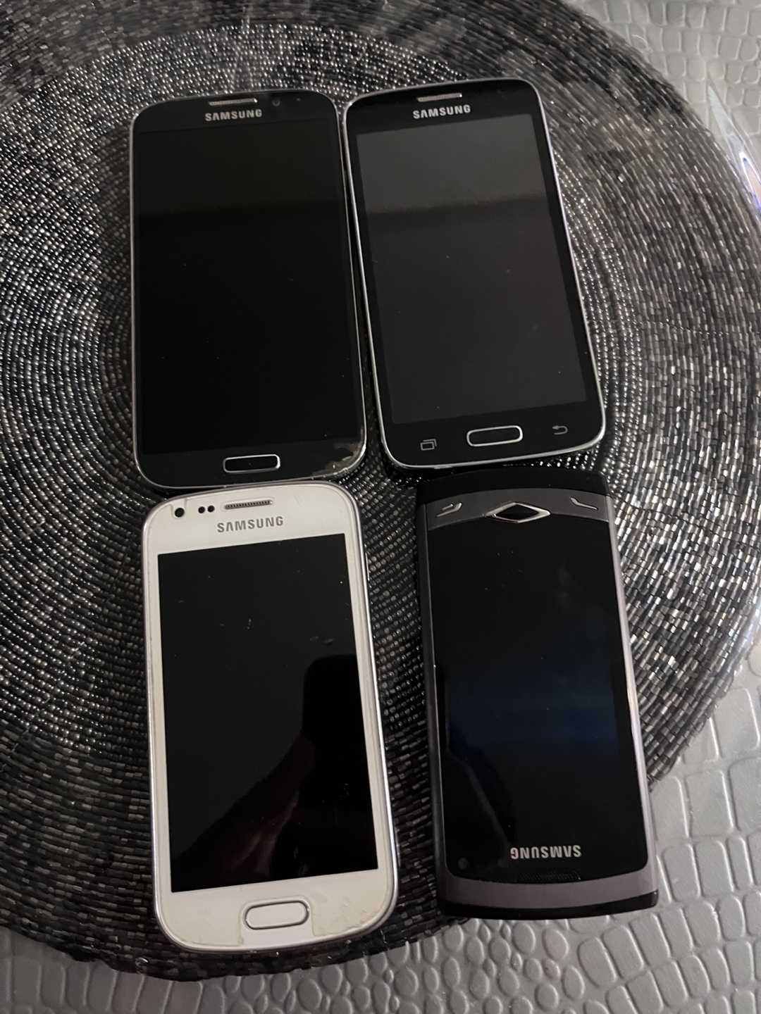 Samsung Smartphones - photo 2