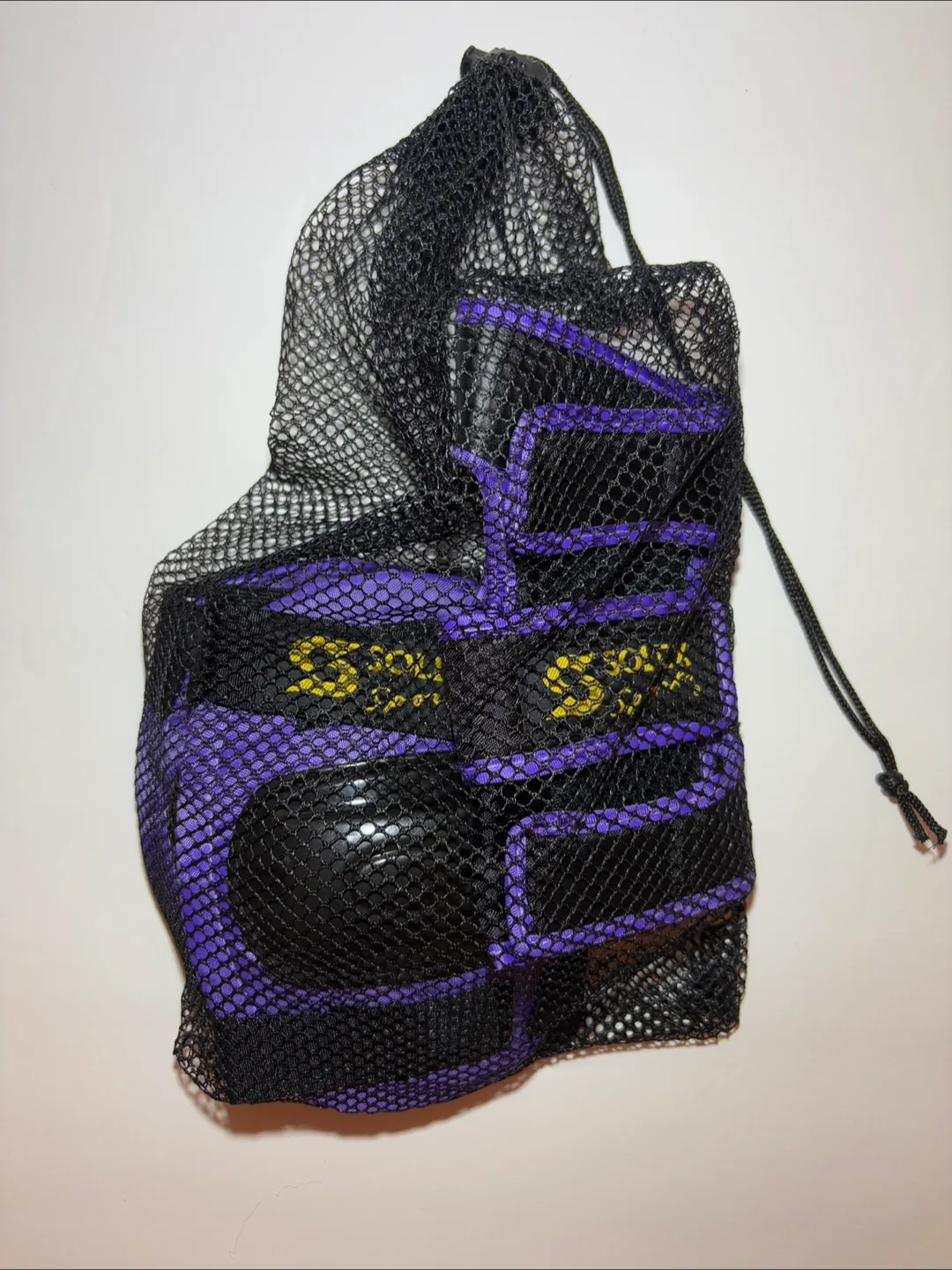 *Like New* Kid’s Knee Pads and Wrist Pad Protection+Bag 🏒 image indicator(3)