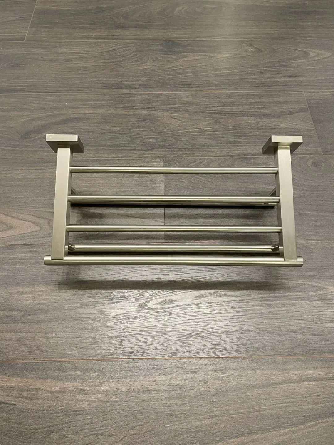 Like New Towel Shelf - Pls Read Description image indicator(3)
