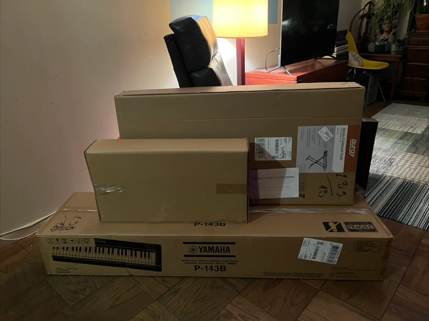 Yamaha P-143B Digital Piano - Black Key Essentials Bundle image indicator(2)