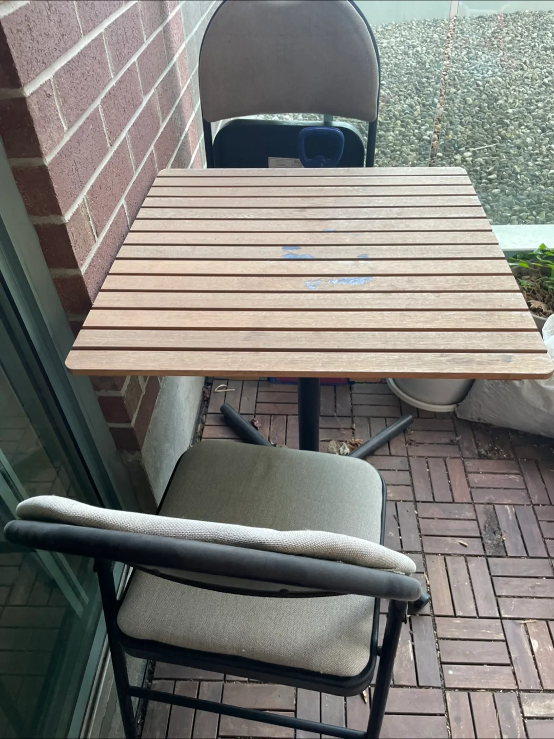 Inexpensive small outdoor patio table and two free chairs thumbnail