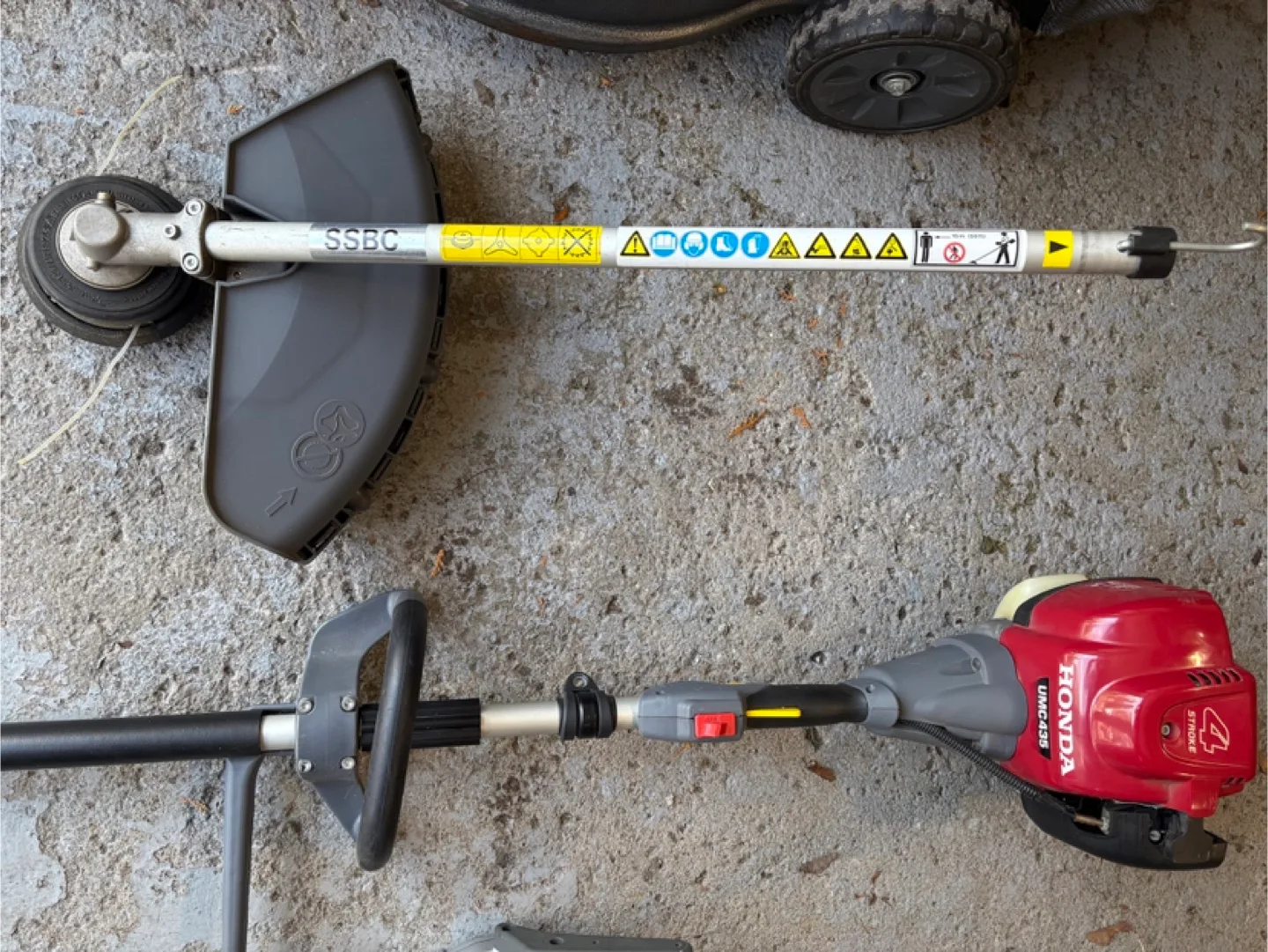 Honda Lawnmower and Trimmer both Excellent Conditions! image indicator(6)