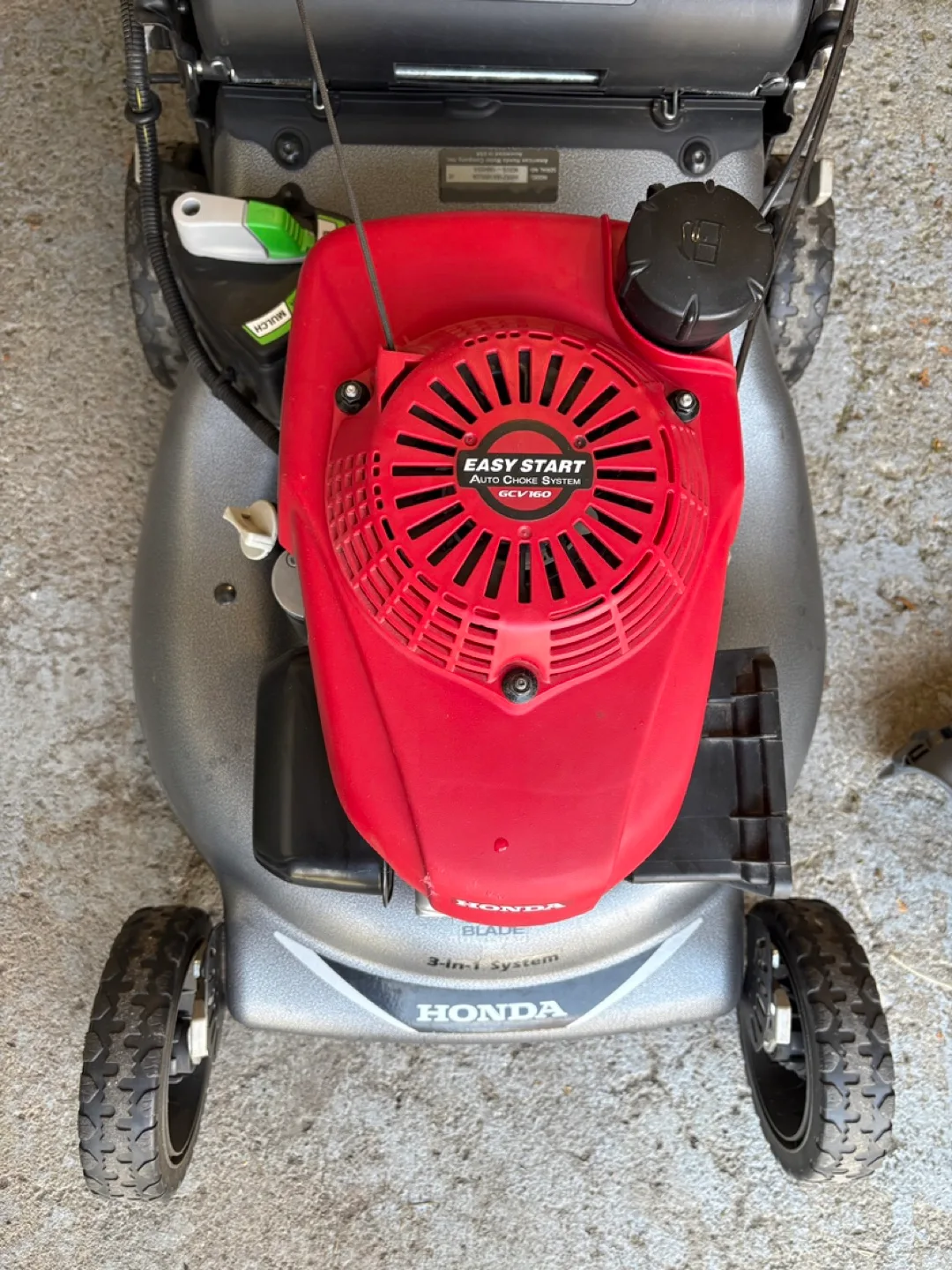 Honda Lawnmower and Trimmer both Excellent Conditions! image indicator(8)