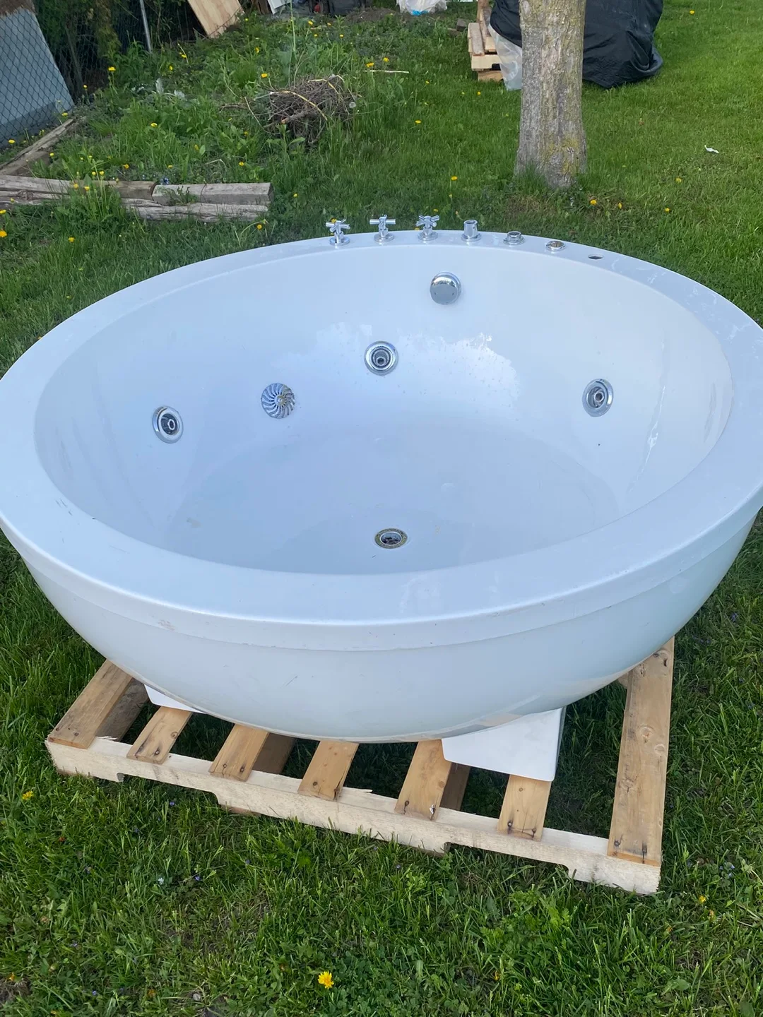 Round Whirlpool Bathtub image indicator(2)