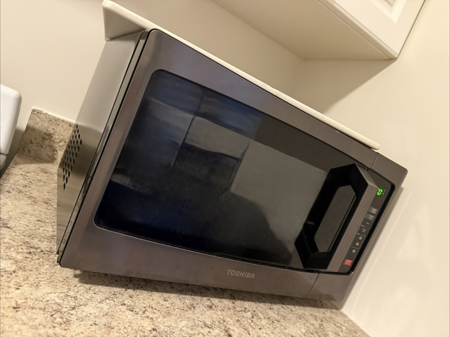 Toshiba Microwave - photo 2