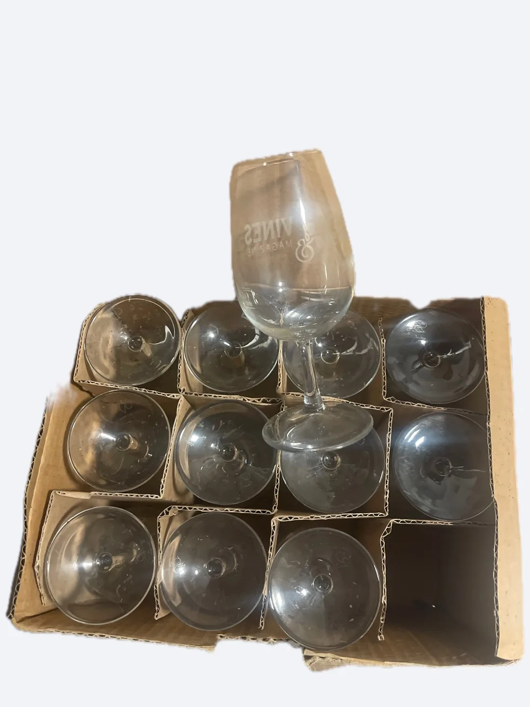 12 Wine Glasses - Vines Magazine thumbnail