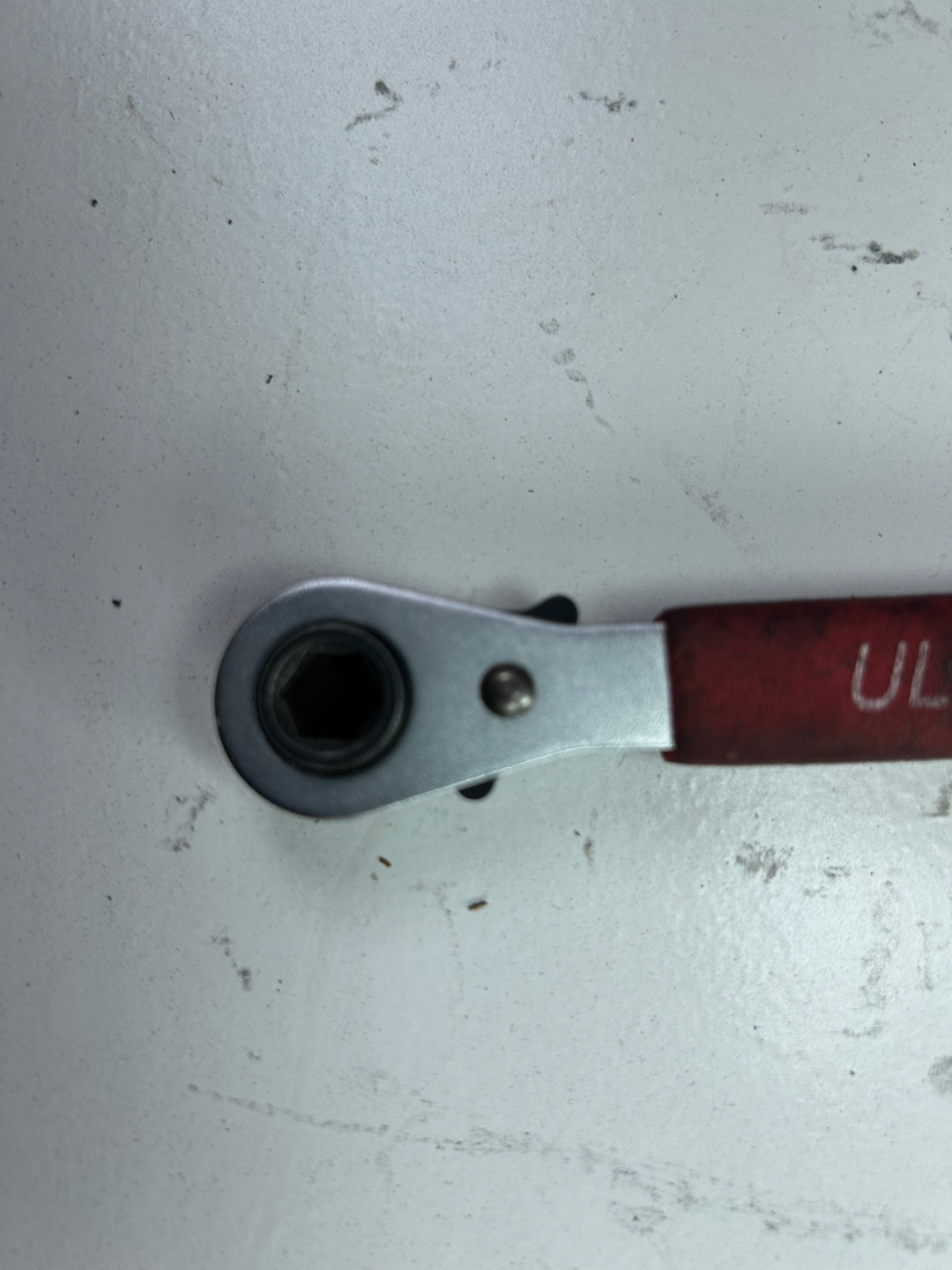 Battery side terminal ratcheting wrench