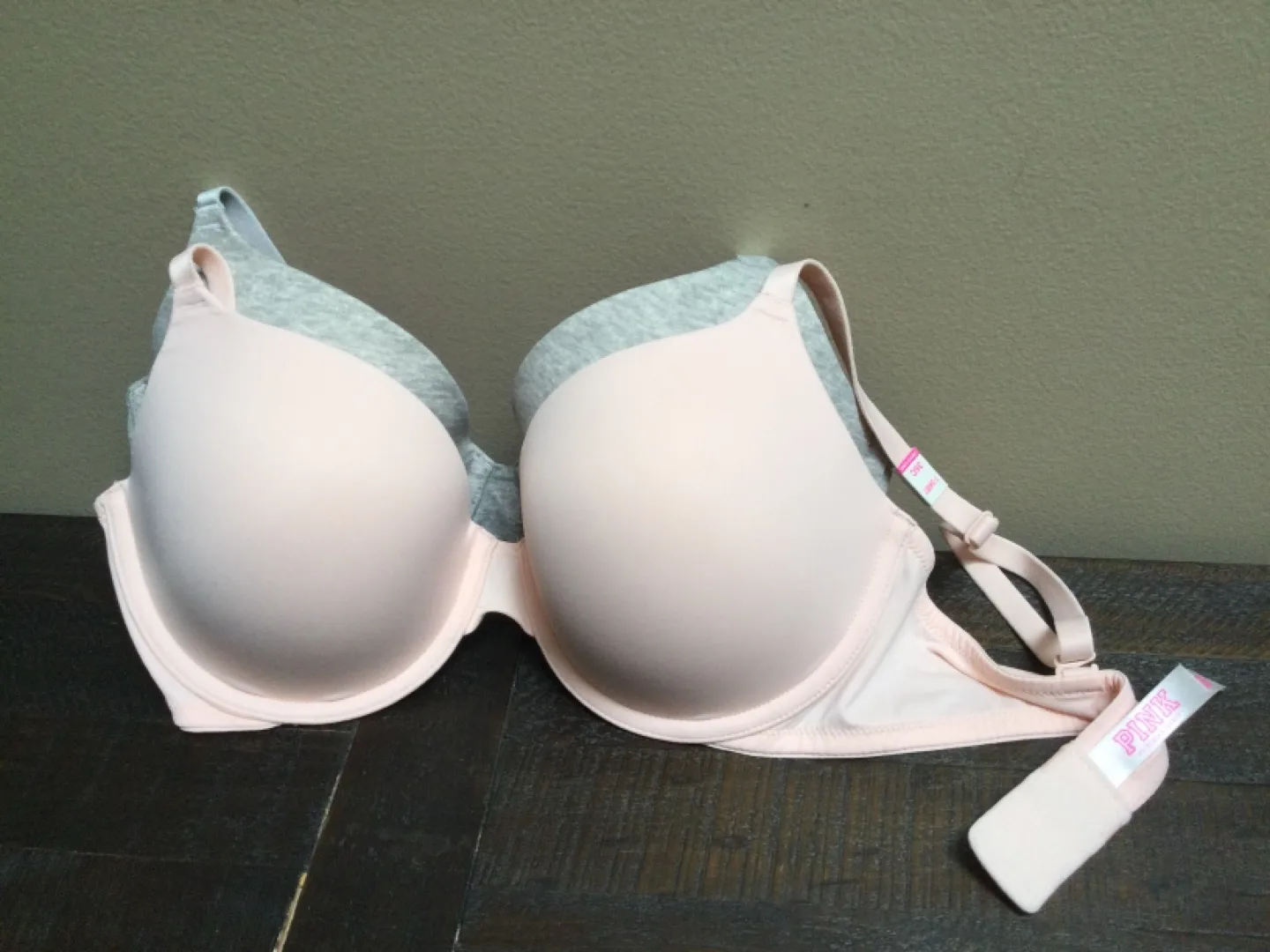 Victoria's Secret Bras - 34B image indicator(7)