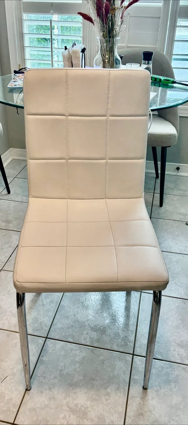 Set of 4 White Dining Chairs image indicator(4)