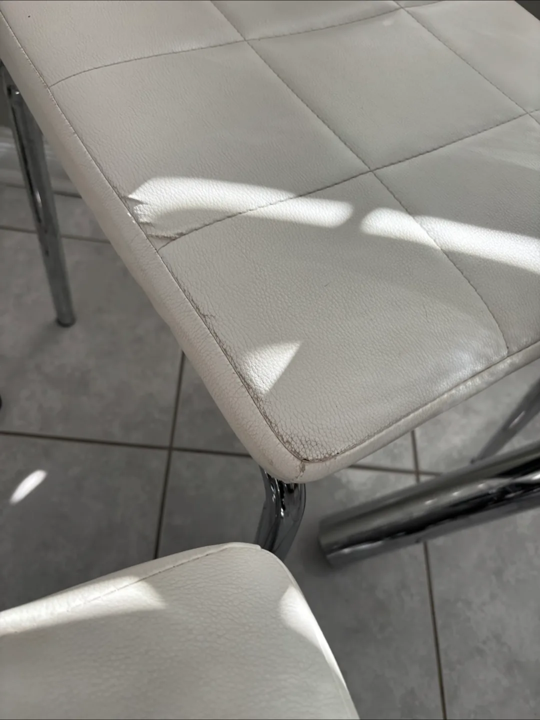 Set of 4 White Dining Chairs image indicator(5)