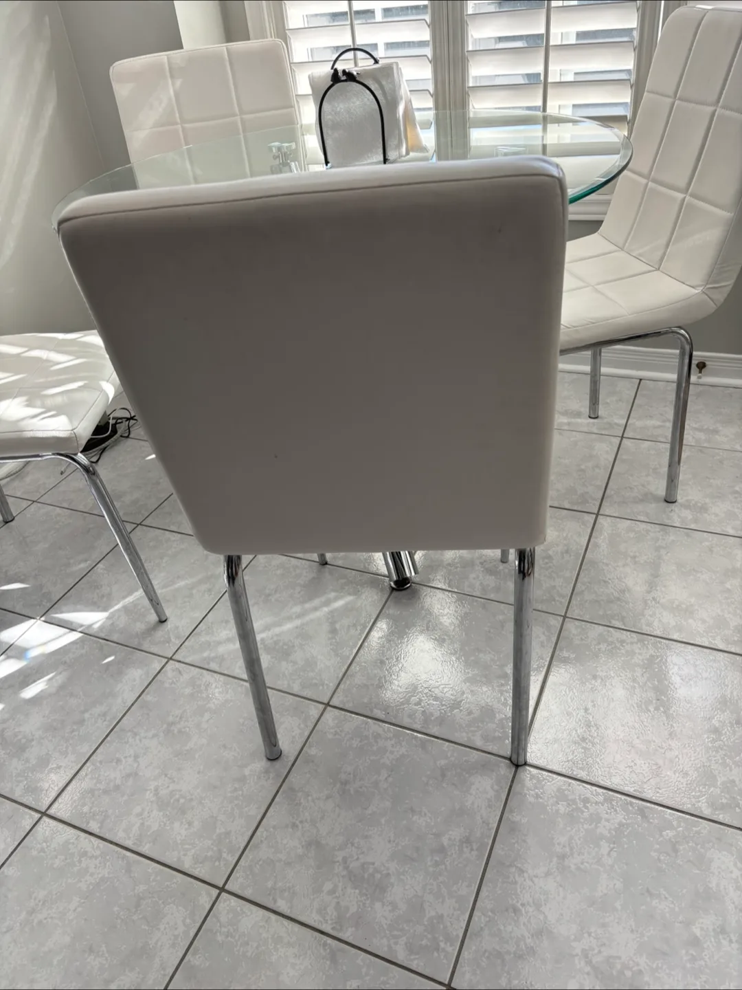 Set of 4 White Dining Chairs image indicator(3)