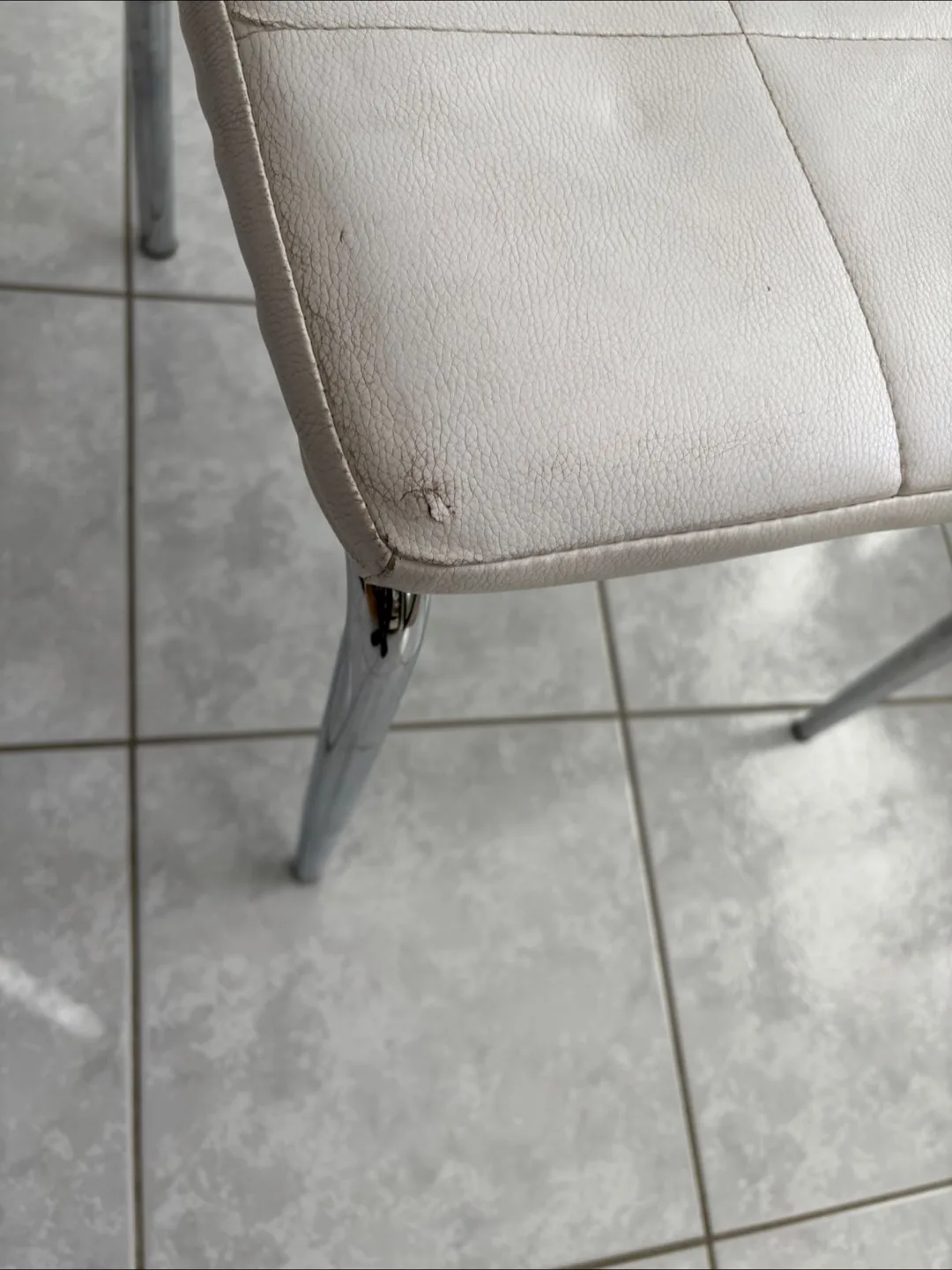 Set of 4 White Dining Chairs image indicator(6)