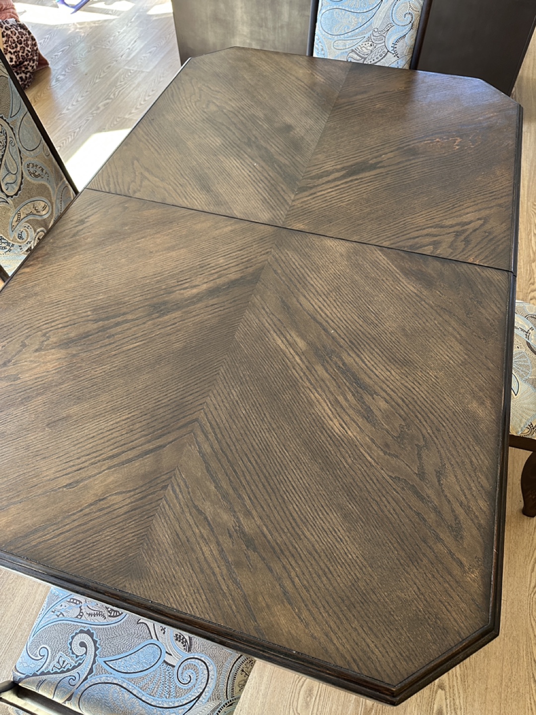 Pristine Solid Wood Extendable Table with 4 Chairs (CAN DELIVER) - photo 2