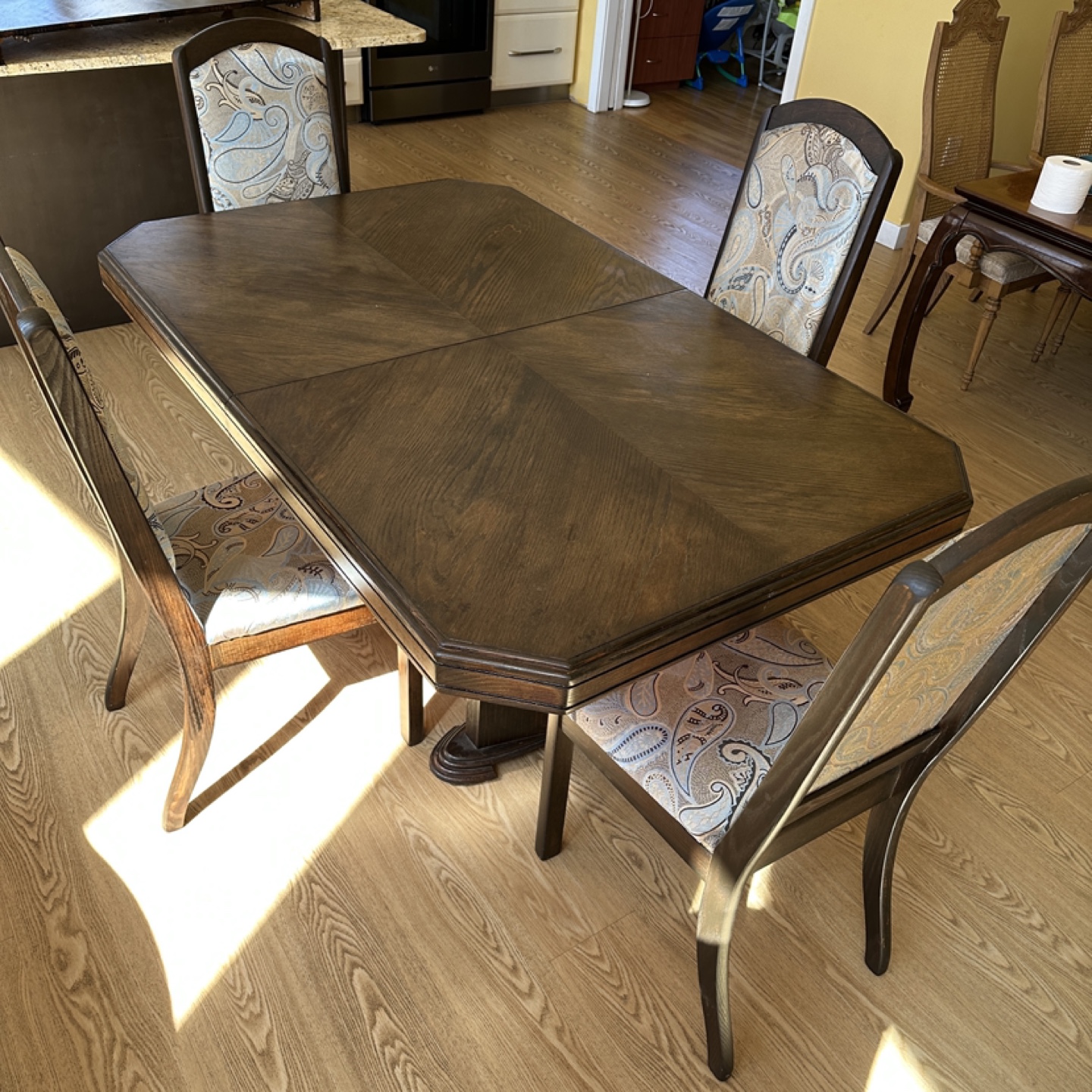 Pristine Solid Wood Extendable Table with 4 Chairs (CAN DELIVER)