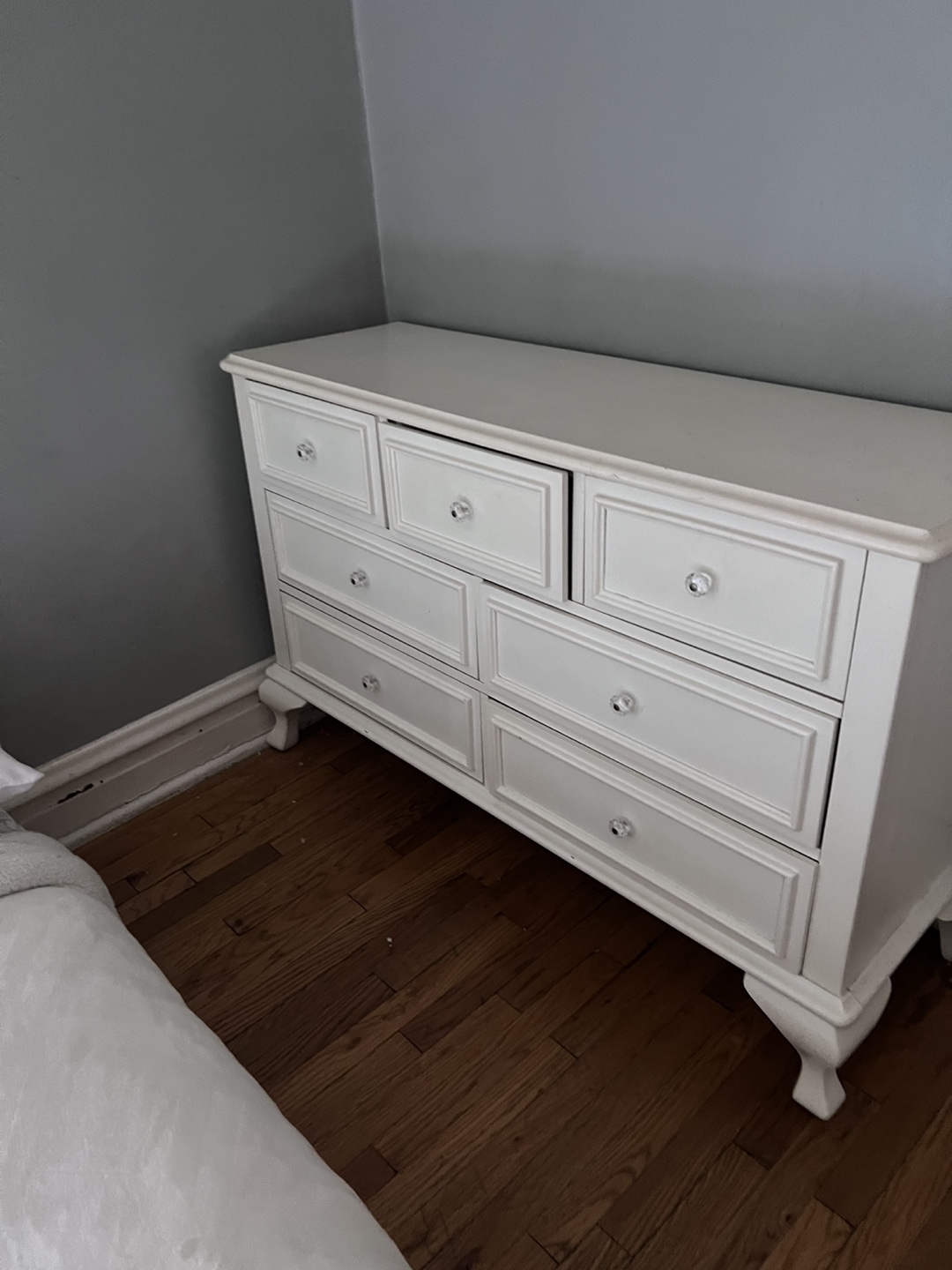 2 White Wooden 7-Drawer Dresser - photo 2