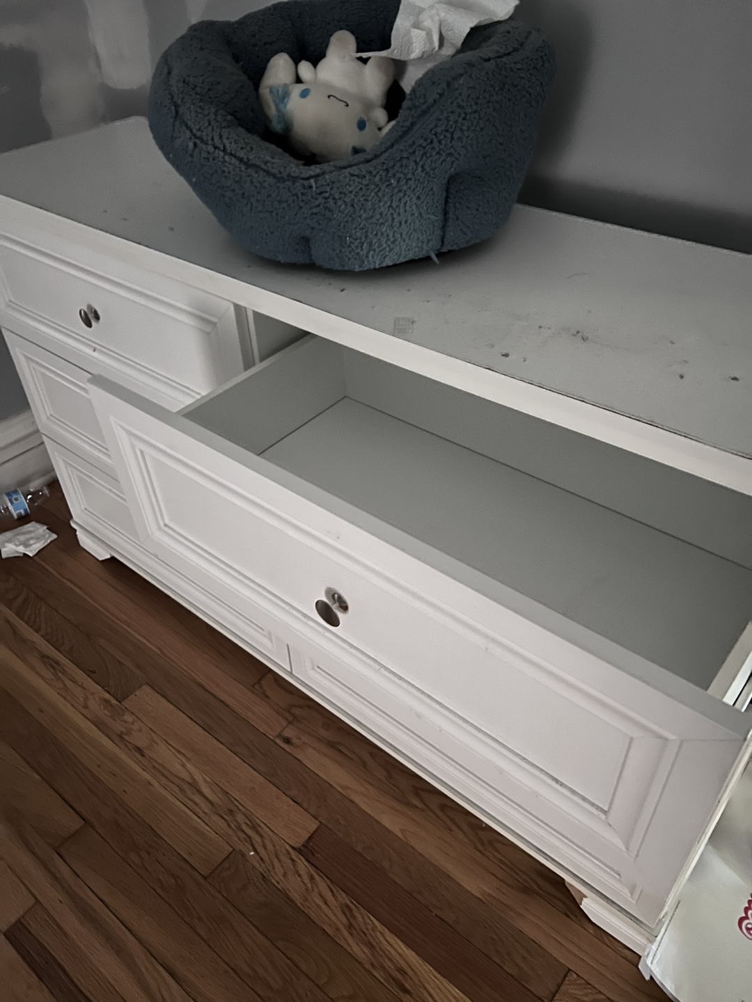 2 White Wooden 7-Drawer Dresser - photo 3