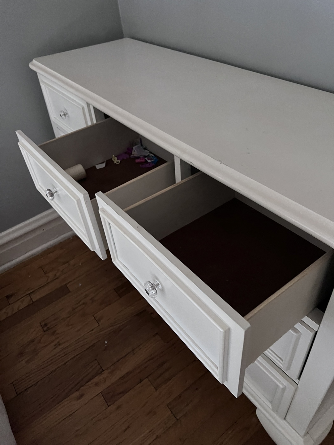 2 White Wooden 7-Drawer Dresser