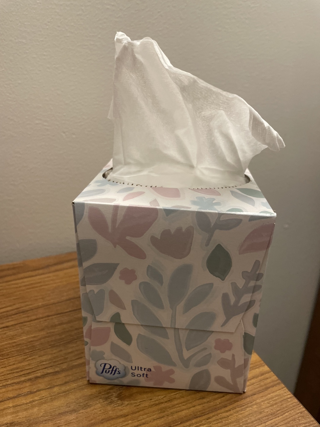 🥕 Puffs Ultra Soft Tissues - Floral Box