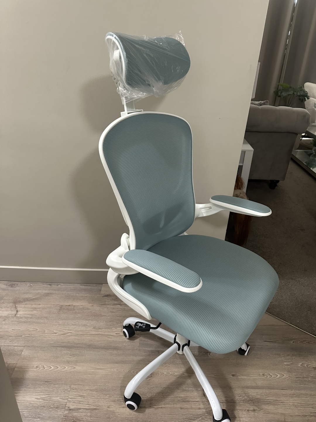 Brand-New Mimoglad Ergonomic Office Chair – High Back - photo 2