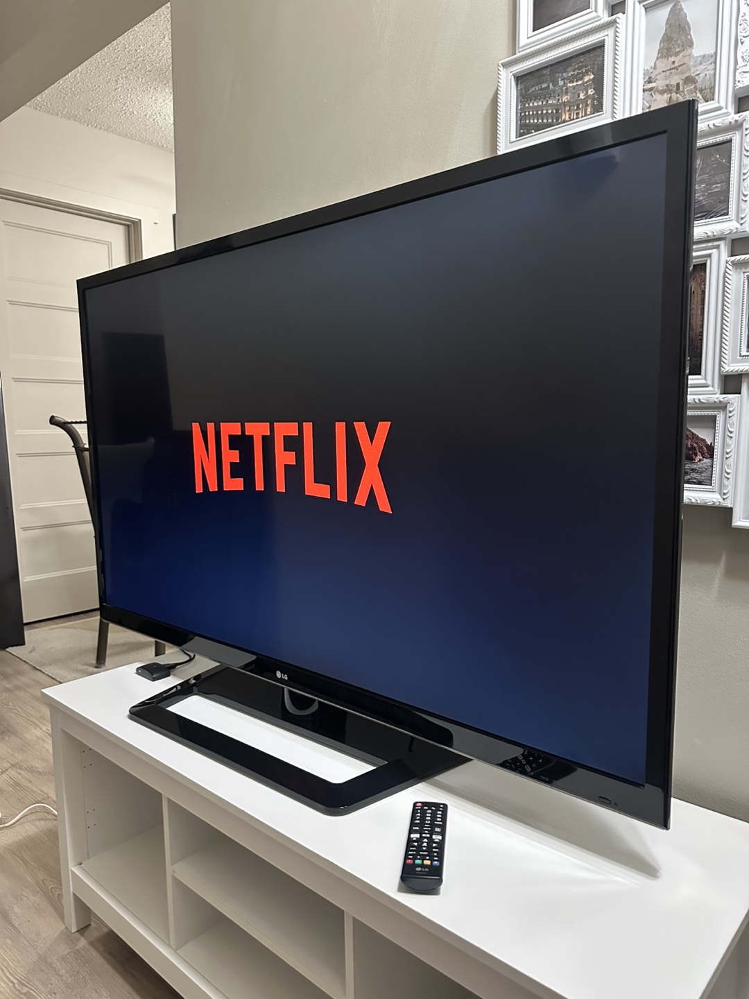 55″ LG LED TV (non-smart) comes with Roku TV stick - photo 2