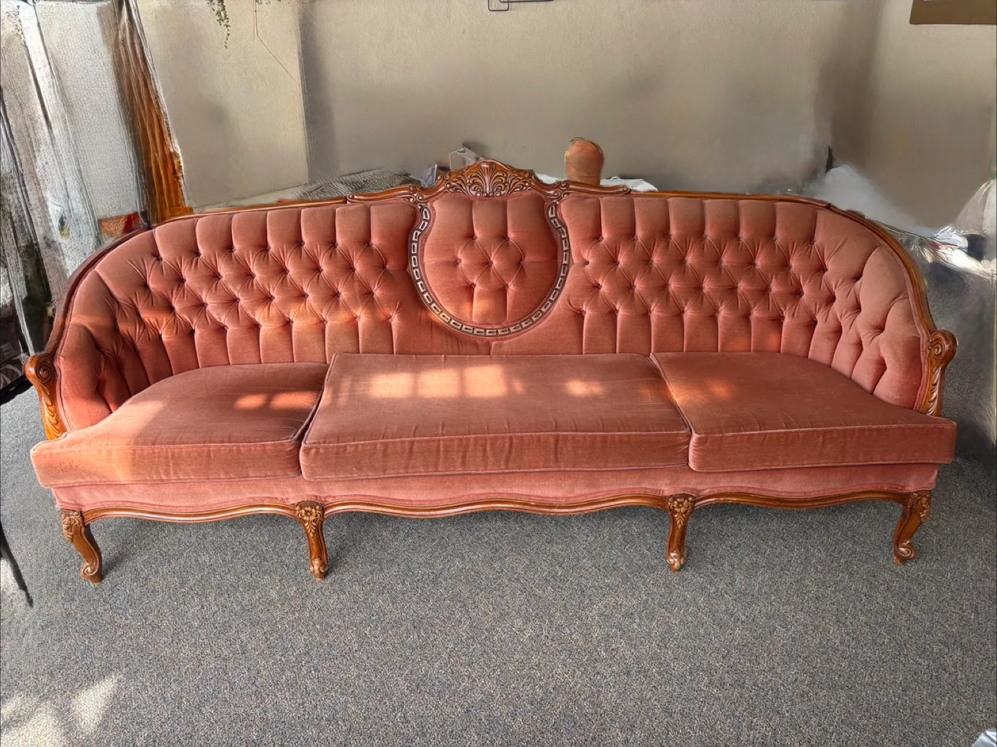 Vintage Pink Velvet Sofa Set thumbnail